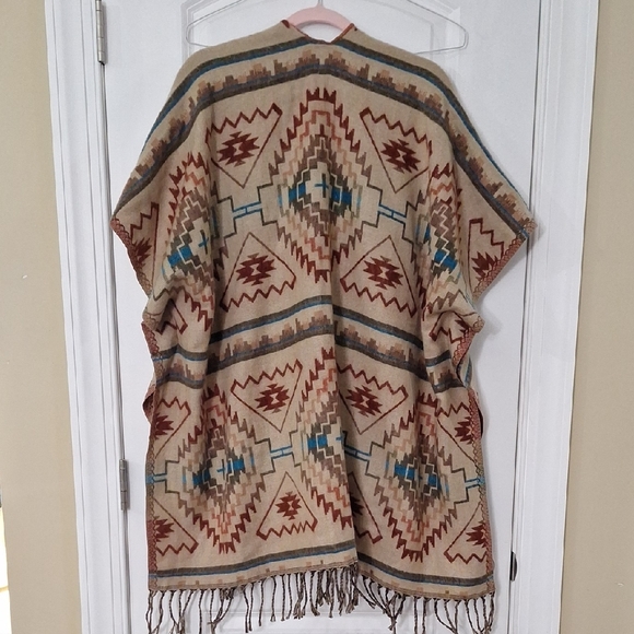 Southwest Print Ruana - Picture 6 of 6